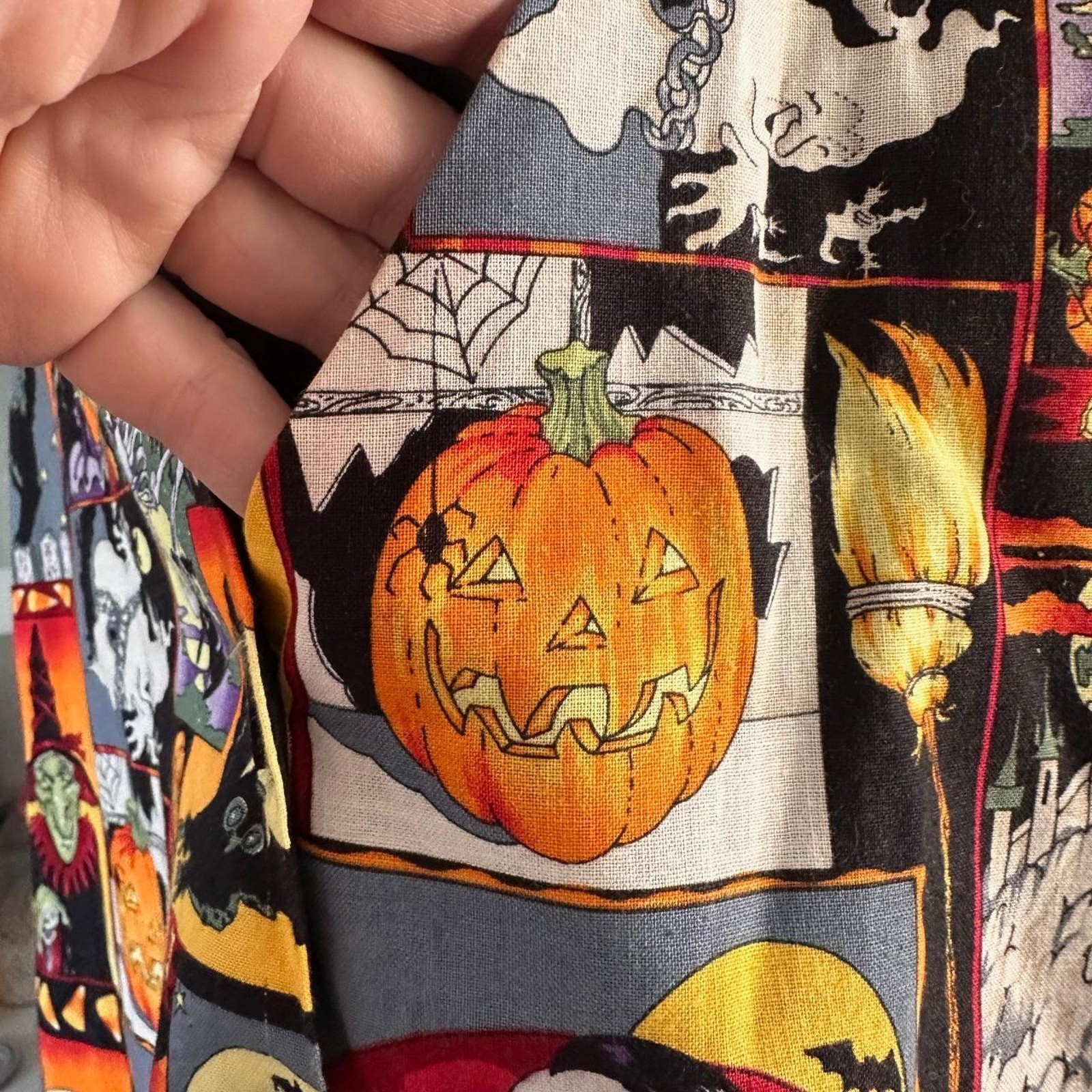 Vintage Halloween Theme Patchwork Print Vest - image 6