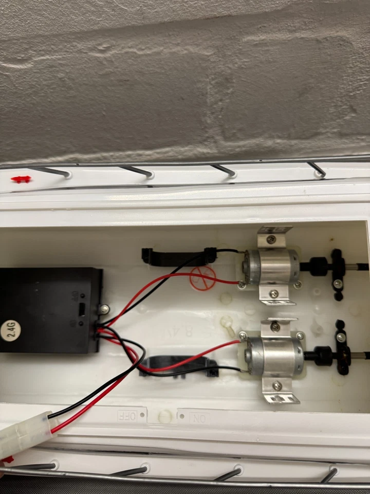 Tamiya Carson Speed Yacht 2.4GHz 100% RTR - 500108045 Schiffsmodell - Bild 3 von 4