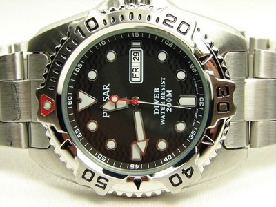 Mens PULSAR Diver 200m Quartz Watch