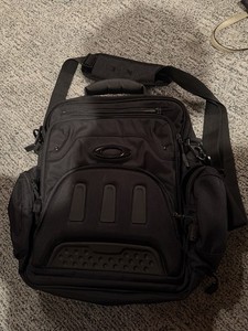 Oakley Vertical Messenger Bag | eBay