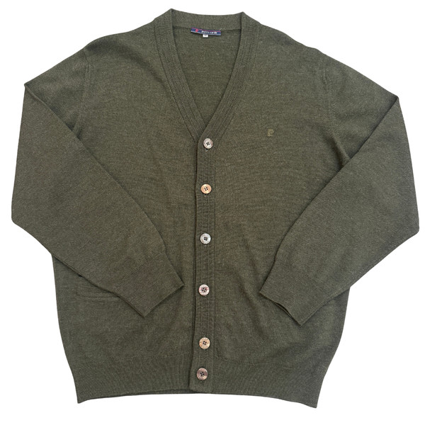 Cárdigan Pierre Cardin – verde oliva – punto fino – estilo clásico y elegante