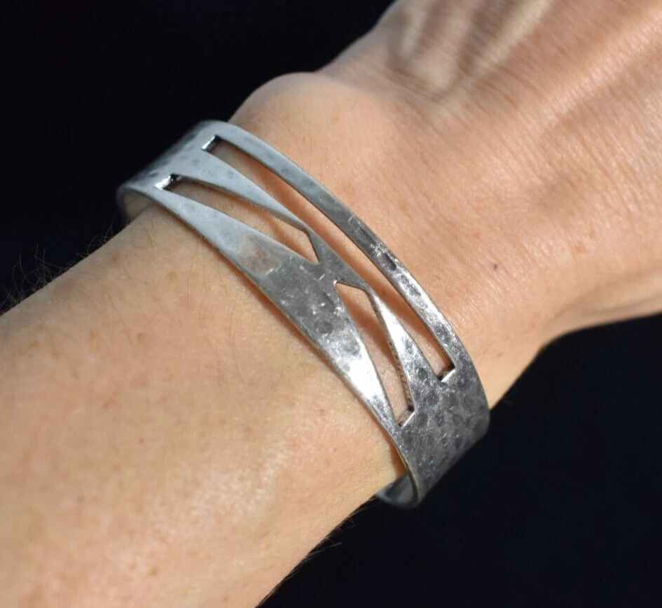 RLM Soho Robert Lee Morris Cuff Bracelet Silver Tone Hammered