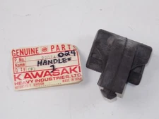 NOS KAWASAKI 1973-1980 RUBBER CASE HANDLE PLUG Z1 KZ900 KZ1000 92074-024 