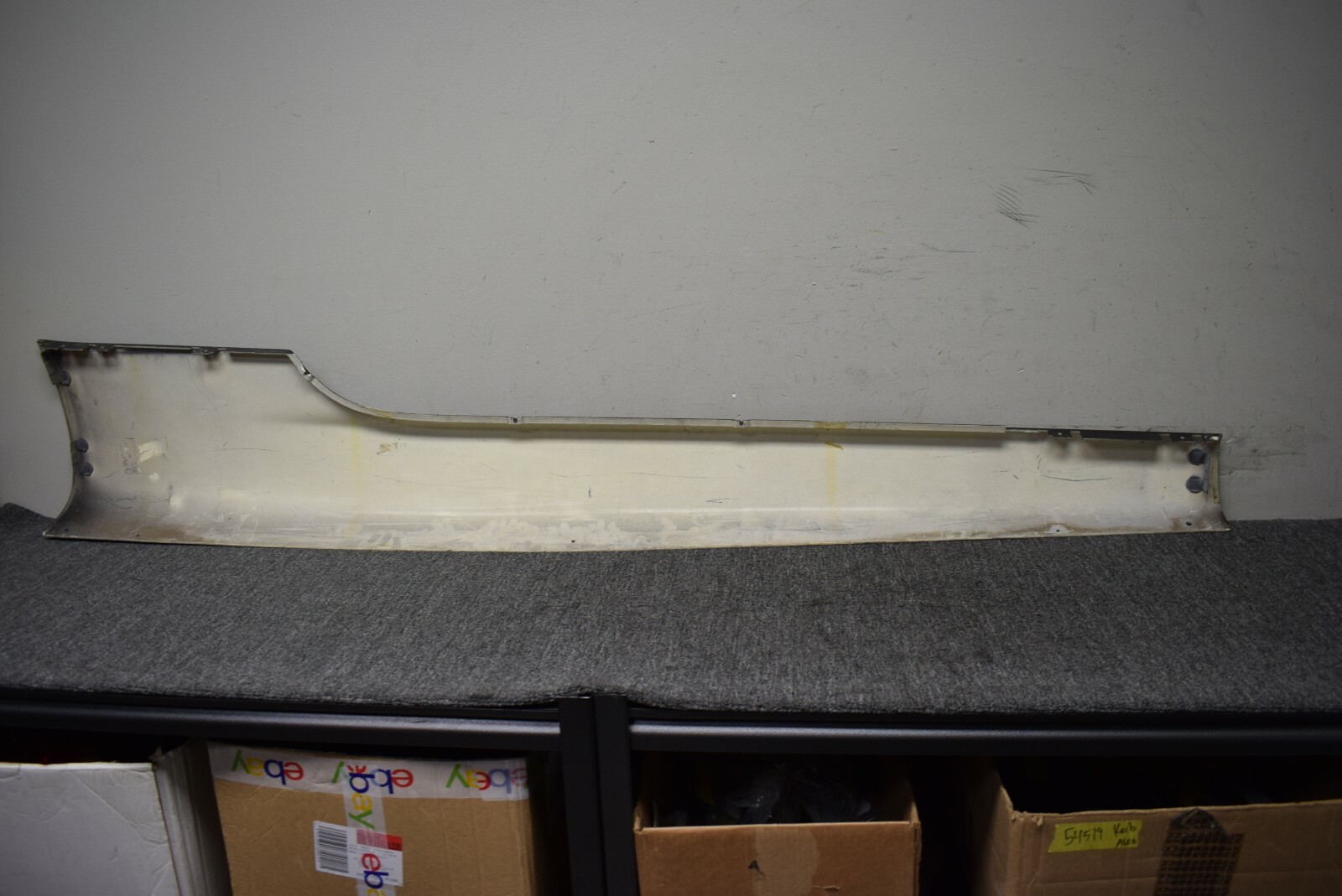 ASTON MARTIN DB9 ROCKER PANEL MOLDING FACTORY OEM.
