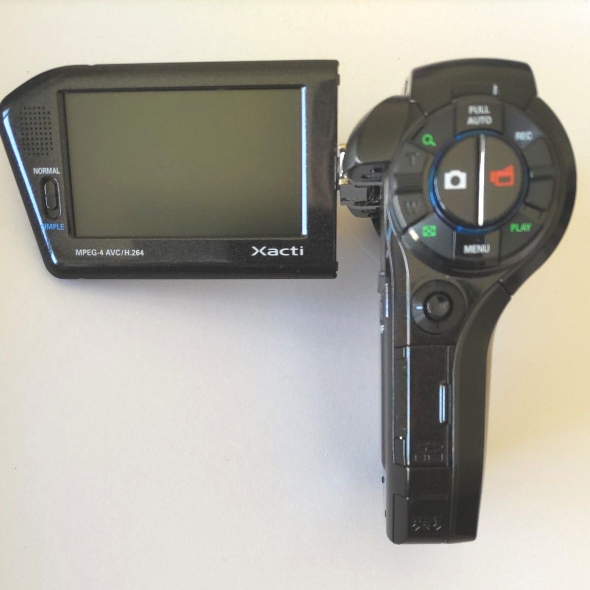 SANYO XACTI DMX-HD1000 Digital Movie Camera Camcorder