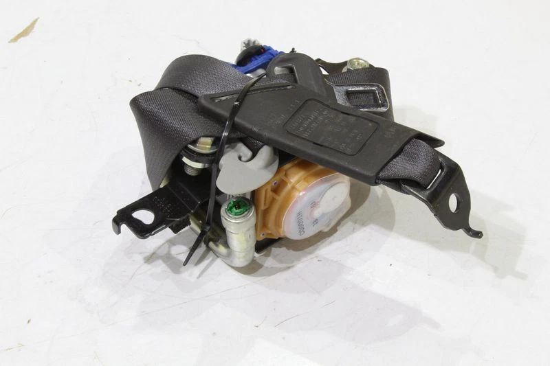 Acura RLX 2014-2016 retractor de cinturón de seguridad delantero negro Advance (mercado de EE. UU.) Foto 2 de 4