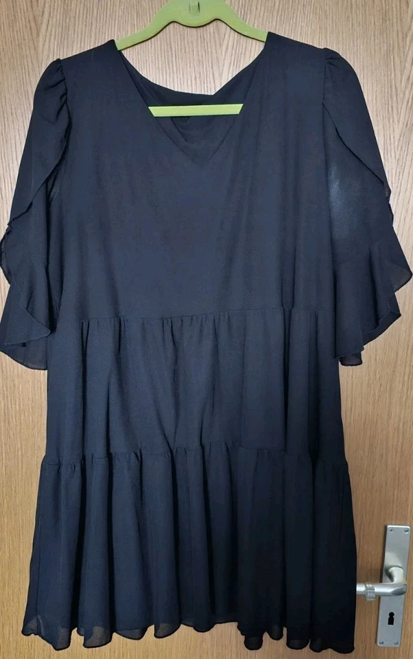tolles kurz Ärmeliges Knie langes schwarzes Kleid in der Gr.M/L - TOP - Bild 1 von 4