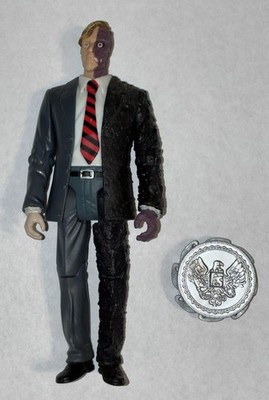 The Dark Knight TWO-FACE Harvey Dent 5.5'' Figure Mattel 2008 DC Comics Batman