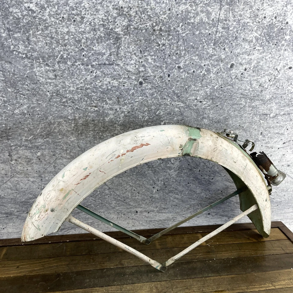 Vintage Monark Bicycle Front Fender Train Light 26 in Balloon Tire Cruiser - Image 4 of 4