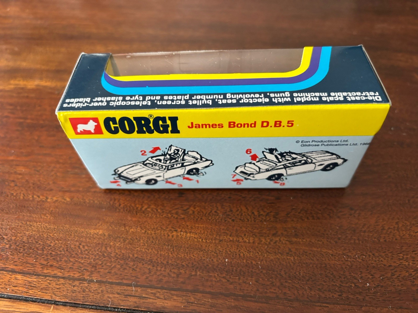 NOS 1995 Corgi 96655 James Bond Ckassic  Aston Martin DB5 1/43  New/Banded.