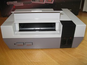 Juego de acci&oacute;n original Nintendo NES. Mayormente en caja original con el juego Super Mario/ Duck Hunt.