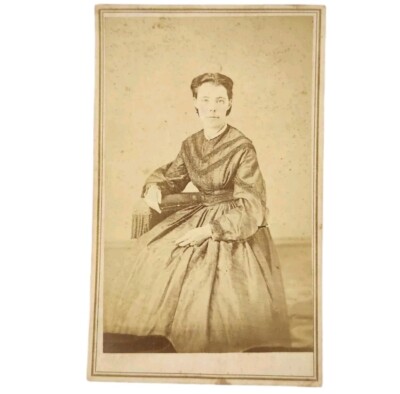 Council Bluffs Iowa Woman Portrait J. Mueller Photographer CDV Cartes de Visite