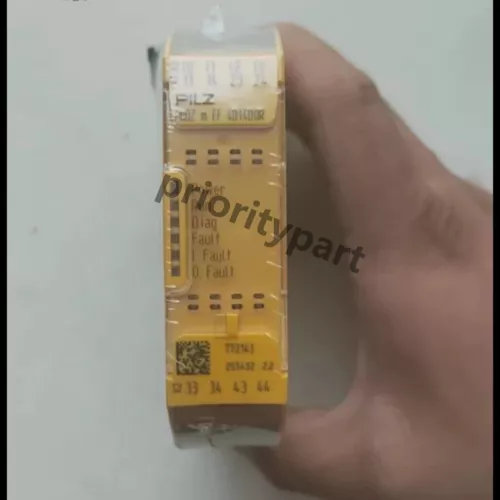1PCS PILZ 772143 PNOZ m EF 4D14D0R  772143 Safety Relay Module Brand New