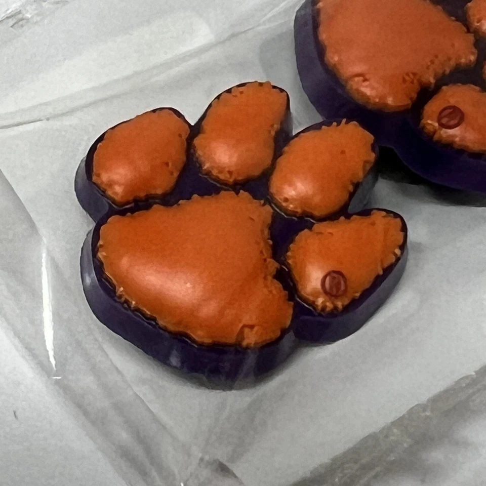 Dijes para zapatos CROCS Jibbitz Clemson Tigers - Paquete de 2 con licencia oficial de la NCAA - NUEVO Foto 2 de 4