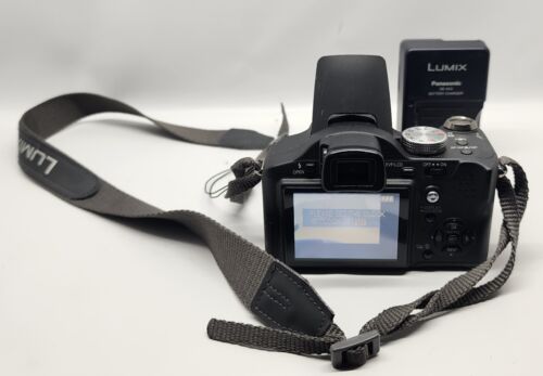 Panasonic LUMIX DMC-FZ8 7.2MP Digital Camera w/ Battery & Charger.