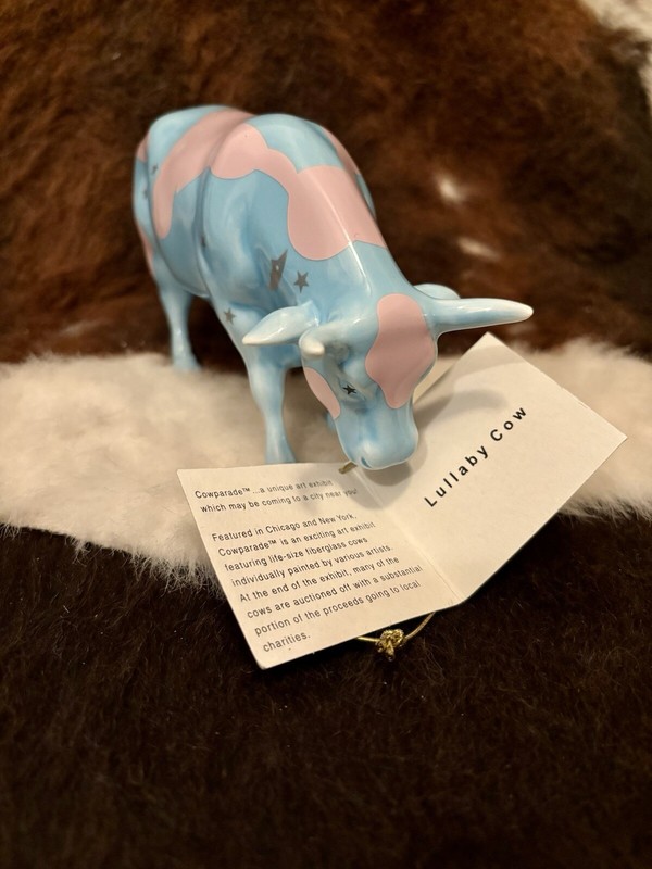 2001 Cow Parade Item # 9182 “Lullaby Cow” With Tag No Box Ships Insured