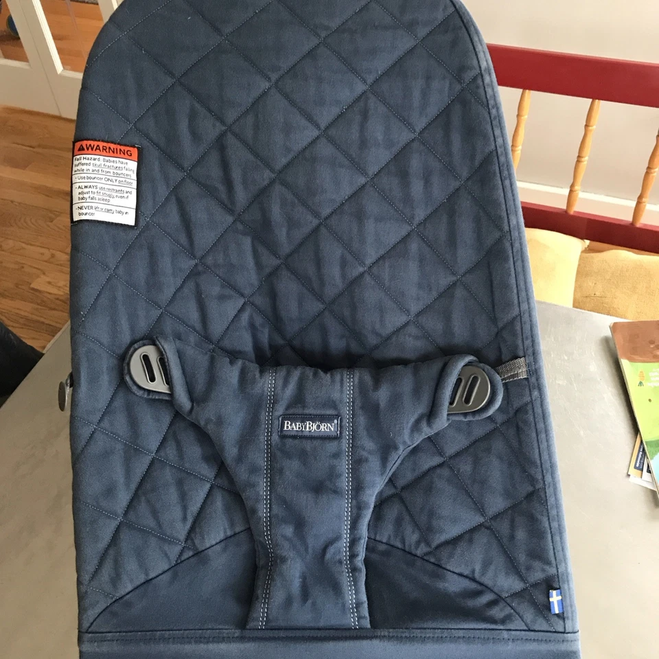 Baby Björn Bouncer Bliss Quilt Midnight Blue Organic Cotton Lightly Used Clean - Image 3 of 4