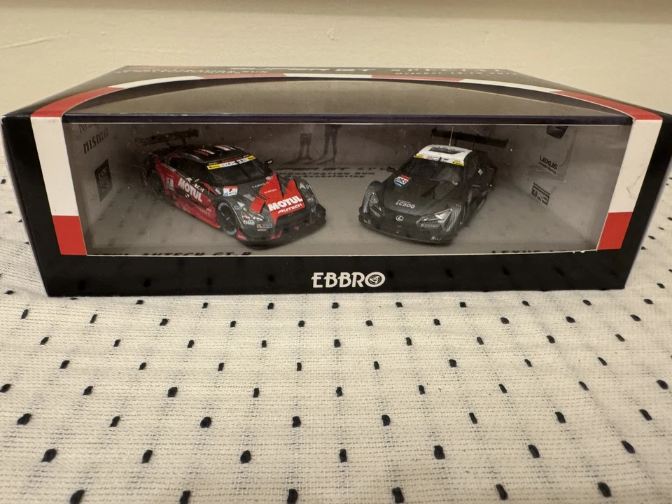 Ebbro 1/43 Super GT GT500 2017 Special Box Set Motul GT-R & RCF Test Car - Image 2 of 3