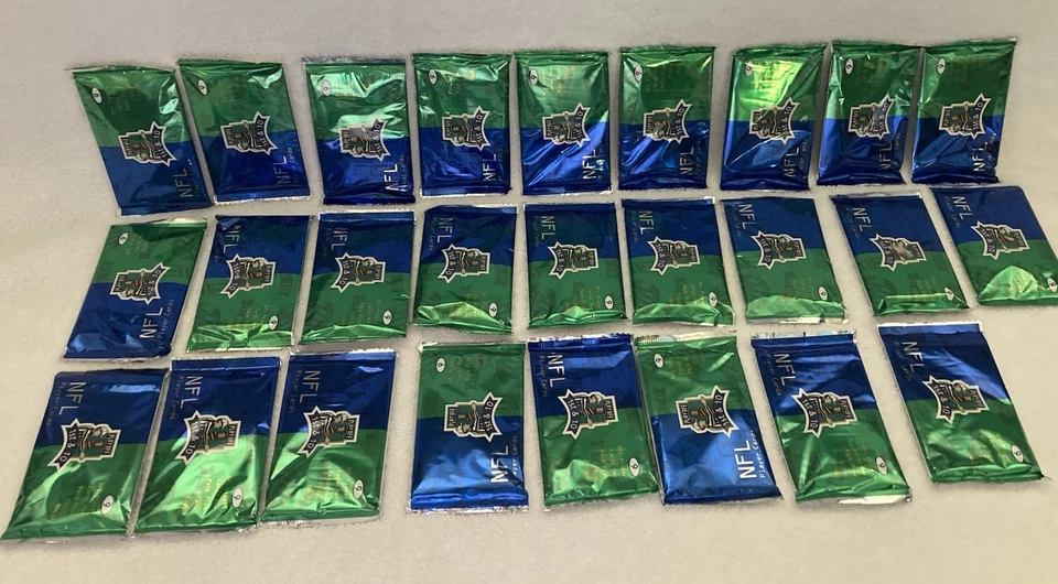 27 Sealed Packs, 1997 Playoff 1st & 10 Football, 243 Cards + 27 Chip Shots Total - Image 2 of 4