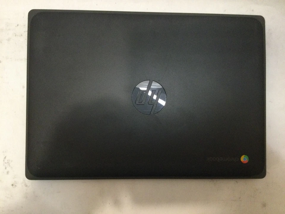 HP Chromebook 11A G8 EE 11.6"/ AMD A4 / 4GB 32GB / (CRACKED) MR - Image 3 of 4
