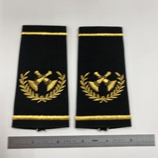 Fire Dept Epaulettes, 2 Bugles Crossed With Wreath - Gold On Black - 2 Stripes