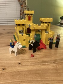 LEGO Castle 375 / 6075 Vintage 1980s Nearly Complete Plus Few Minifigures