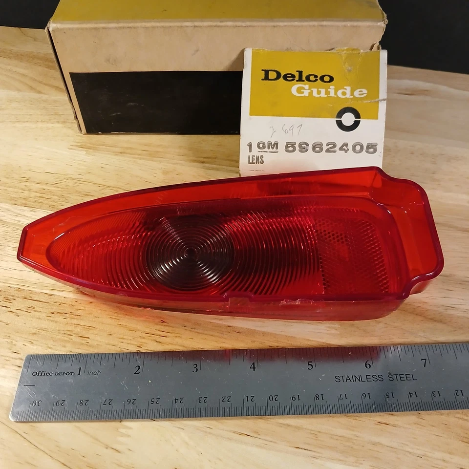Lente especial de luz trasera roja Delco Buick 1962 GM #5952983 como nueva OEM Foto 3 de 3