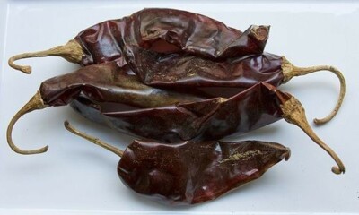 Dried Guajillo Chili Pepper Guajillo Seco Chili Pods WT: 8oz, 