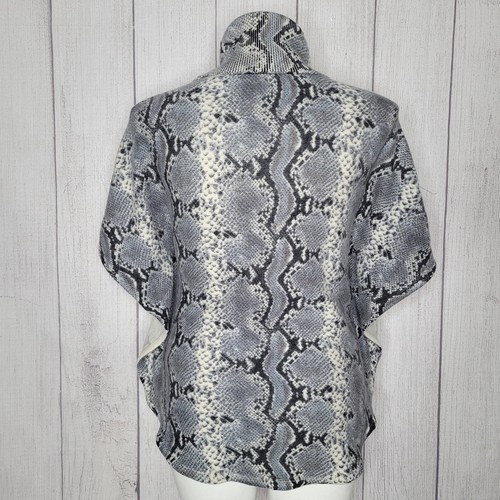 Pure Amici Cashmere Gray Reptile Snake Print Poncho Sweater Womens Size Small - Picture 7 of 8