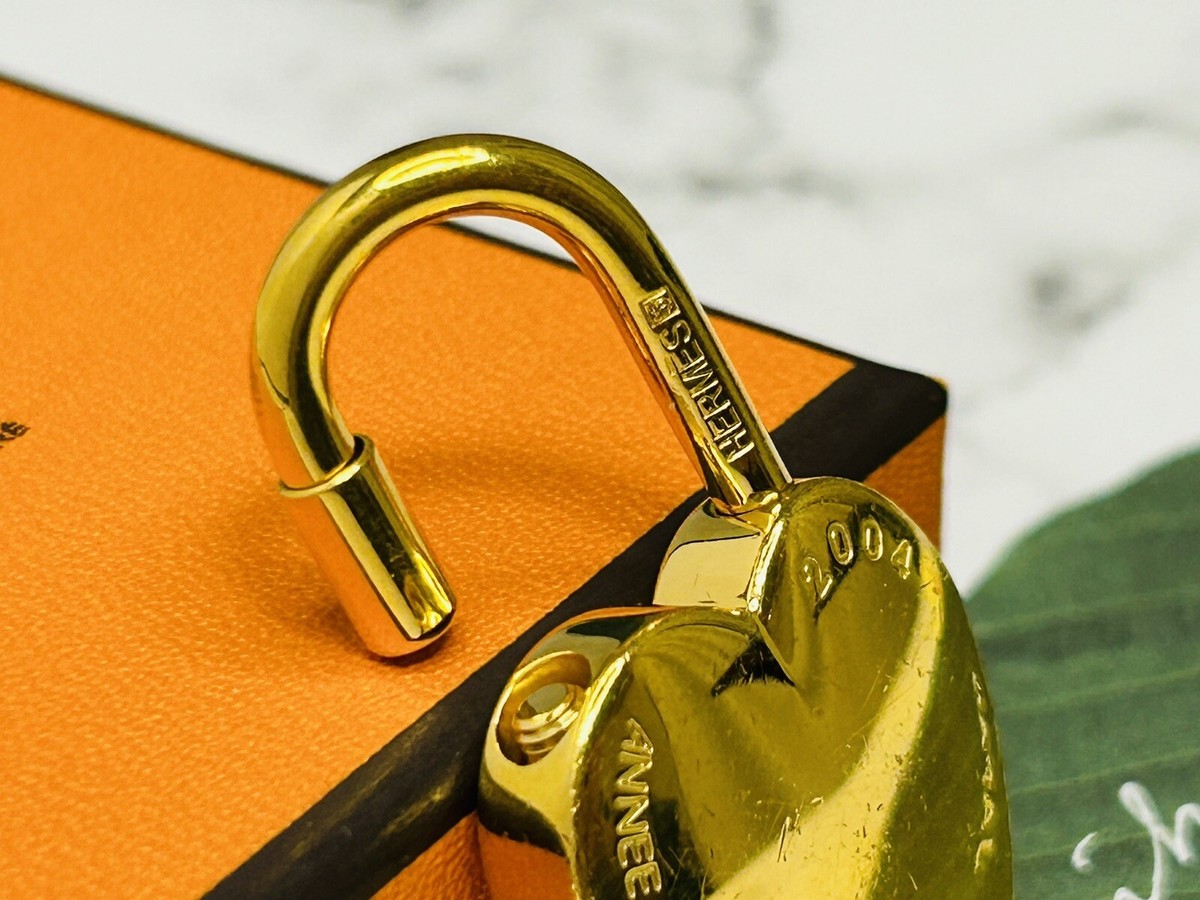 HERMES Cadena Padlock Heart 2004 Gold Lock Bag Charm Pendant