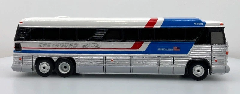 MCI MC-8 Coach: Greyhound AmeriCruiser 1:43 Hand-Built Scale Replica - Image 3 of 3