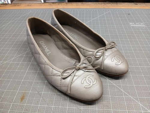 CHANEL Metallic Silver Quilted Leather Ballet Flats G26250 CC Bow Shoes 37 EU