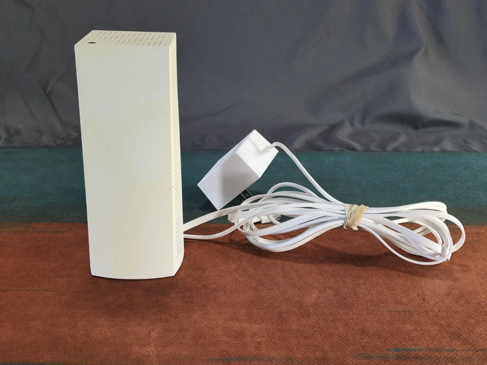 Linksys Velop WHW03 V2 Tri-Band Whole Home Wi-Fi System - Image 3 of 4