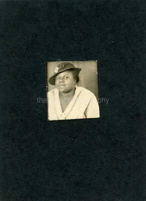 DISTRESSED SMALL BLACK AND WHITE PORTRAIT ON Backing Paper WOMAN 410 LA 92 FF