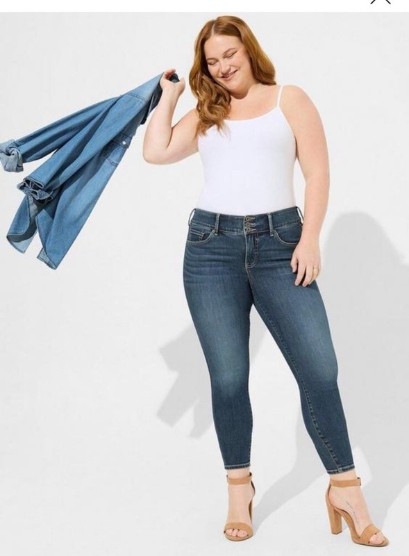 Torrid Size 18R Jeggings Skinny Super Soft High rise jeans Blue Grotto