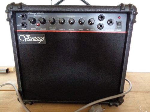 Vantage VG-15 Verstärker für E-Gitarre oder E-Bass (35 Watt) - Bild 1 von 2