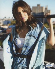 Victoria Justice Sexy Autographed Signed 8x10 Photo ACOA