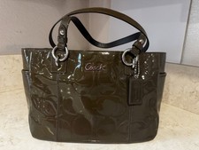 Coach Women's Leather Purse Color Olive Green Shoulder Bag
