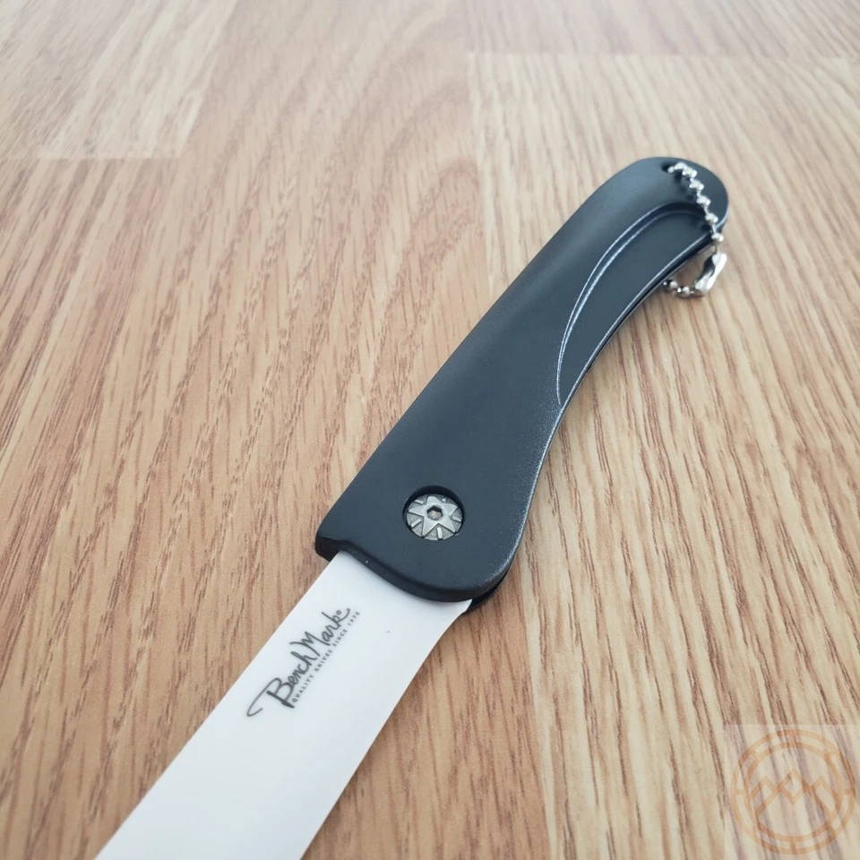 Cuchillo Plegable BenchMark 3" Hoja de Acero Cerámico Negro Mango/Llavero Sintético Foto 3 de 4