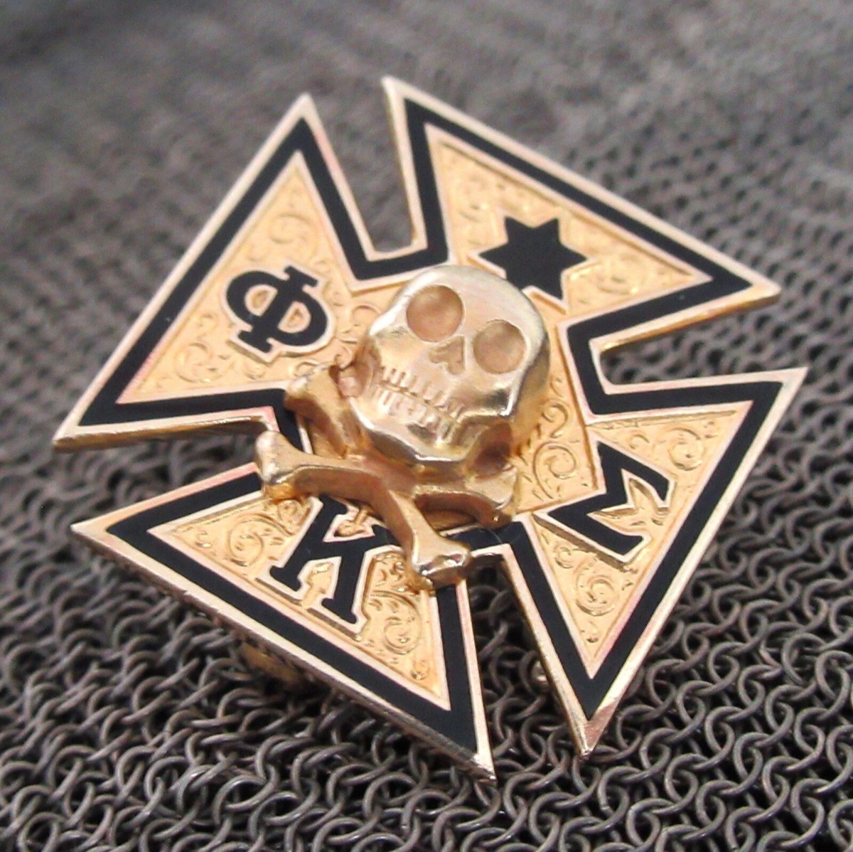Vintage 14k Gold Phi Kappa Sigma Skull & Cross Bones Fraternity 