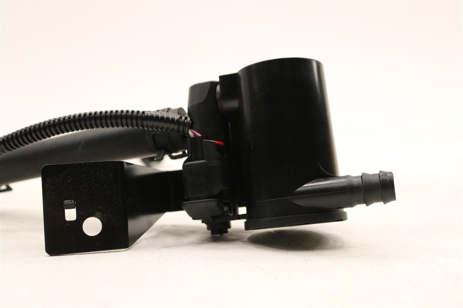 NEW ACDelco Vapor Canister Vent Solenoid 19258957 Chevy GMC Pickup SUV ...