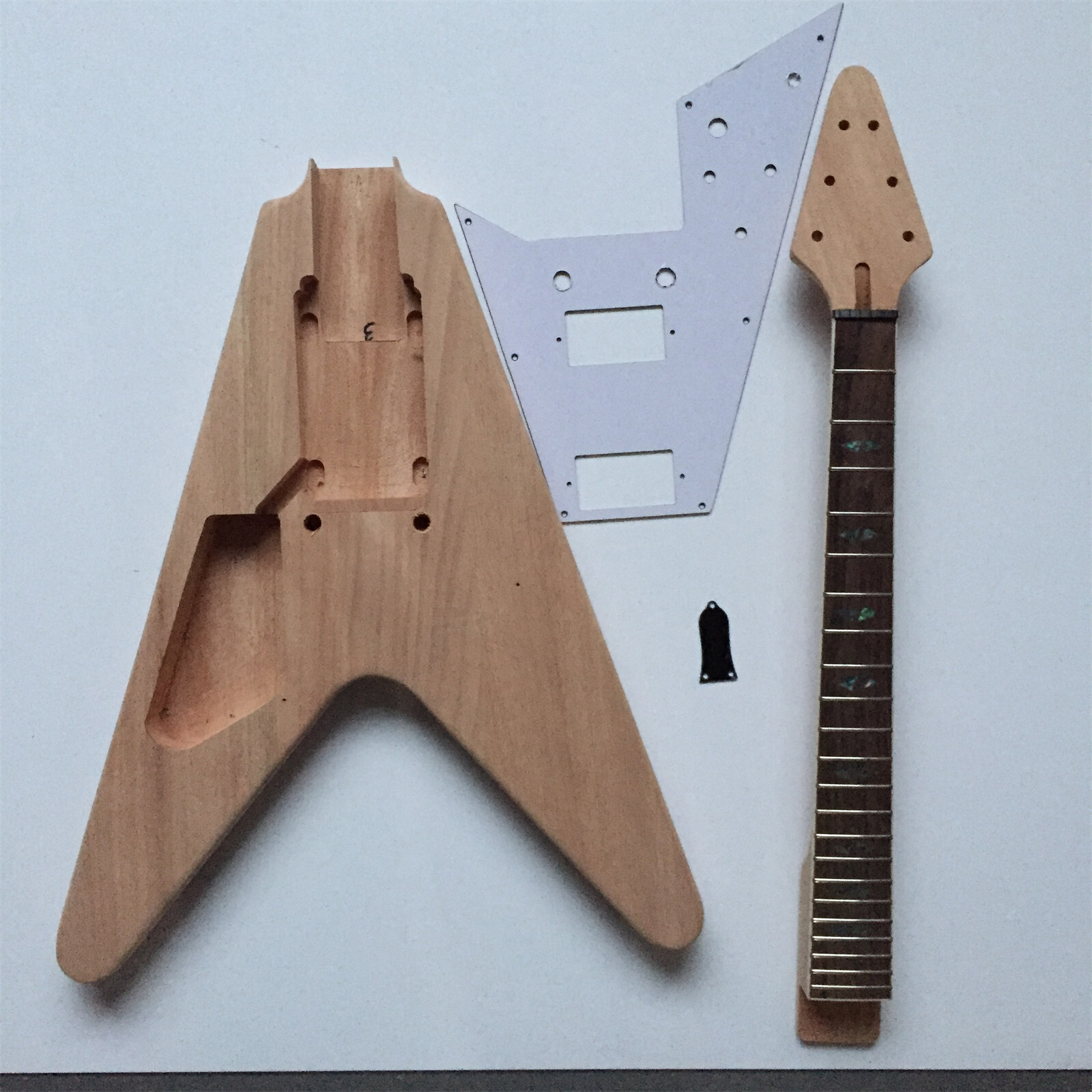 Left Handed Gibson Flying V Guitars for Sale