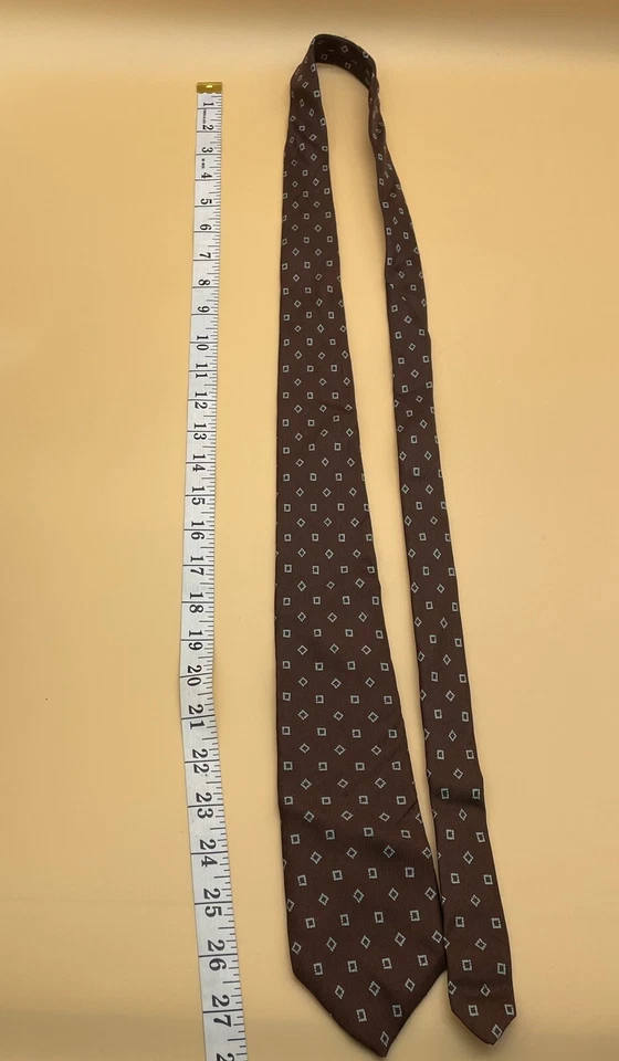 VINTAGE HATHAWAY, WATERVILLE, MAINE 100% Silk Men's Tie, Geometric Brown - Image 4 of 4