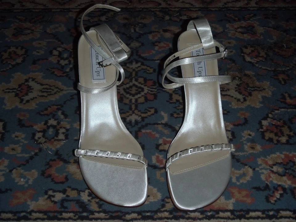 Touch Ups Lauren White Satin Formal Wedding Shoes Open Toe Pumps ~ Sz 10 NIB - Image 3 of 3