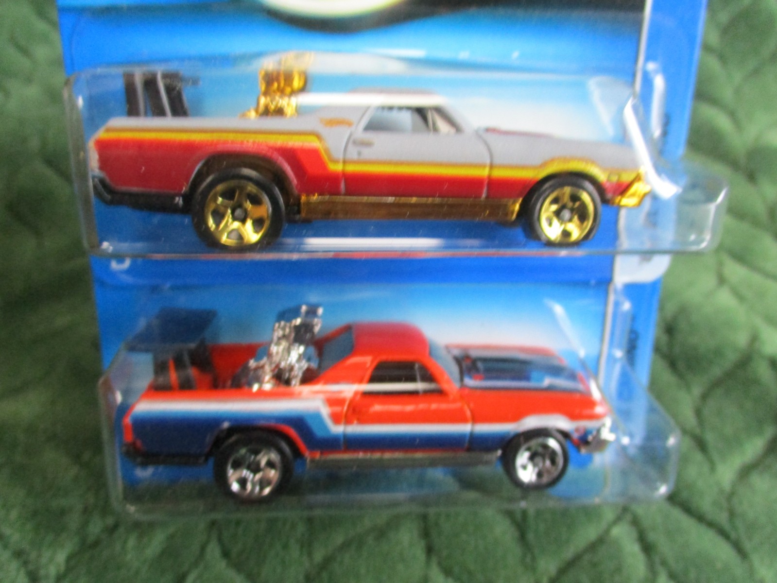 Hot Wheels Factory 2006 Set   '69 El Camino Variation Pair