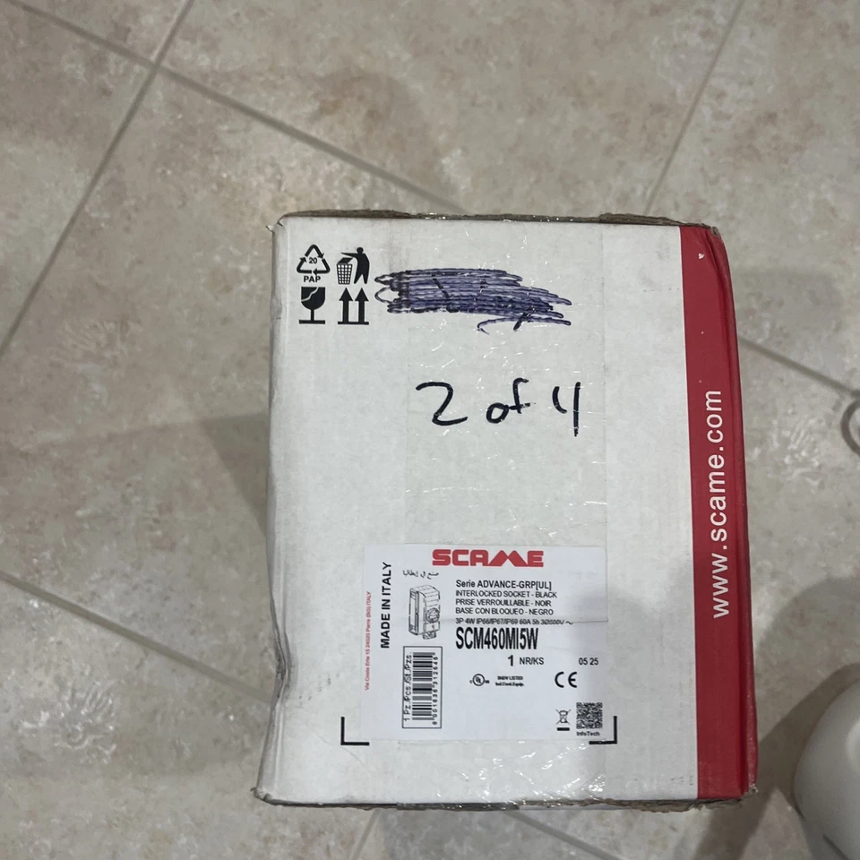 Interruptor de bloqueo mecánico Scame 60 amperios 480 voltios  Foto 2 de 3