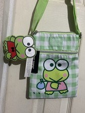 Bolso Bandolera Loungefly Sanrio Keroppi Gingham Passport 7"x9"