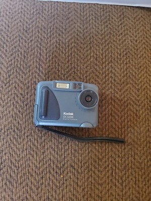 Kodak DC 3200 Digital Camera Mega Pixel Gray Tested Works AA Battery