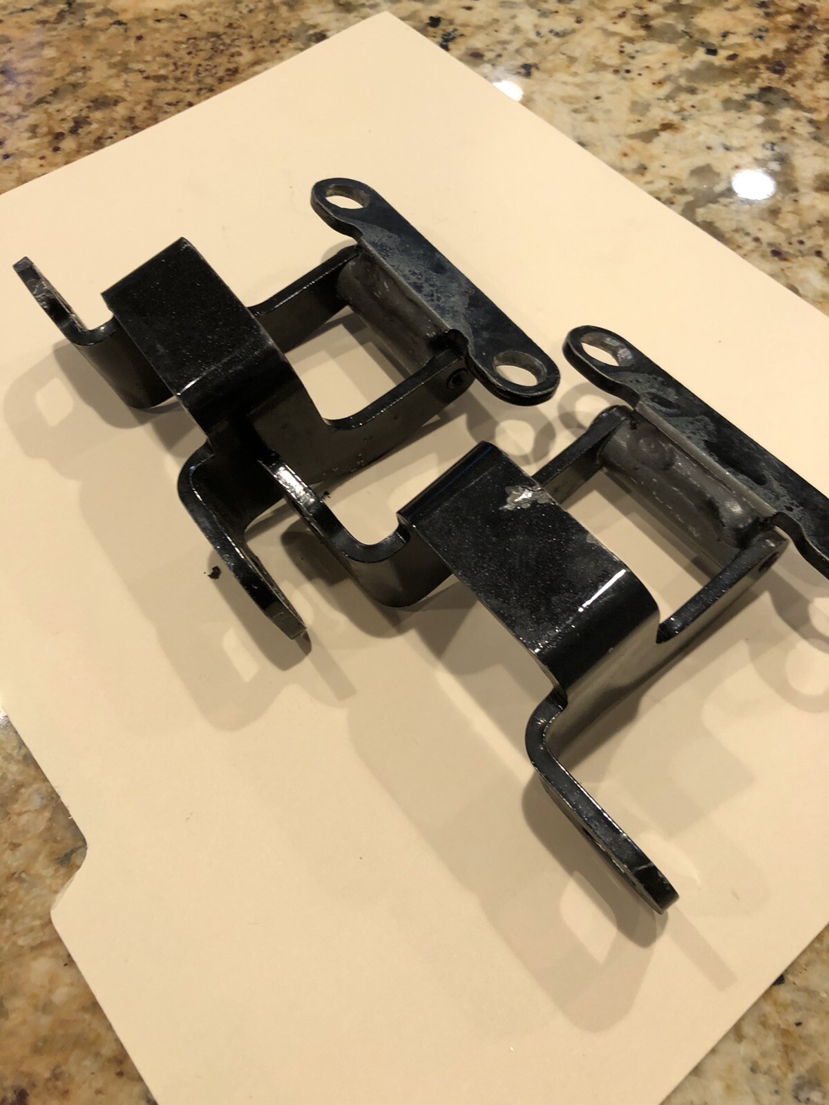 Maserati Gran Cabrio Tonneau Cover Hinges (set) 83082100