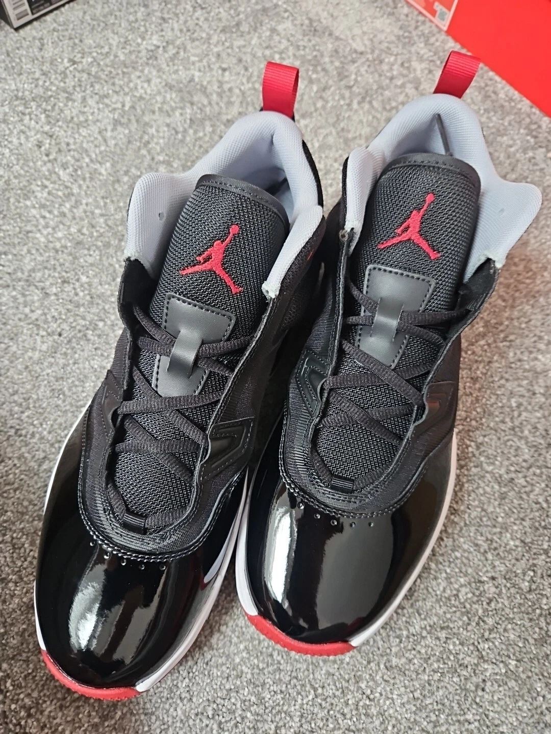 Jordan stay loyal 3 nero varsity rosso bianco taglia UK 9